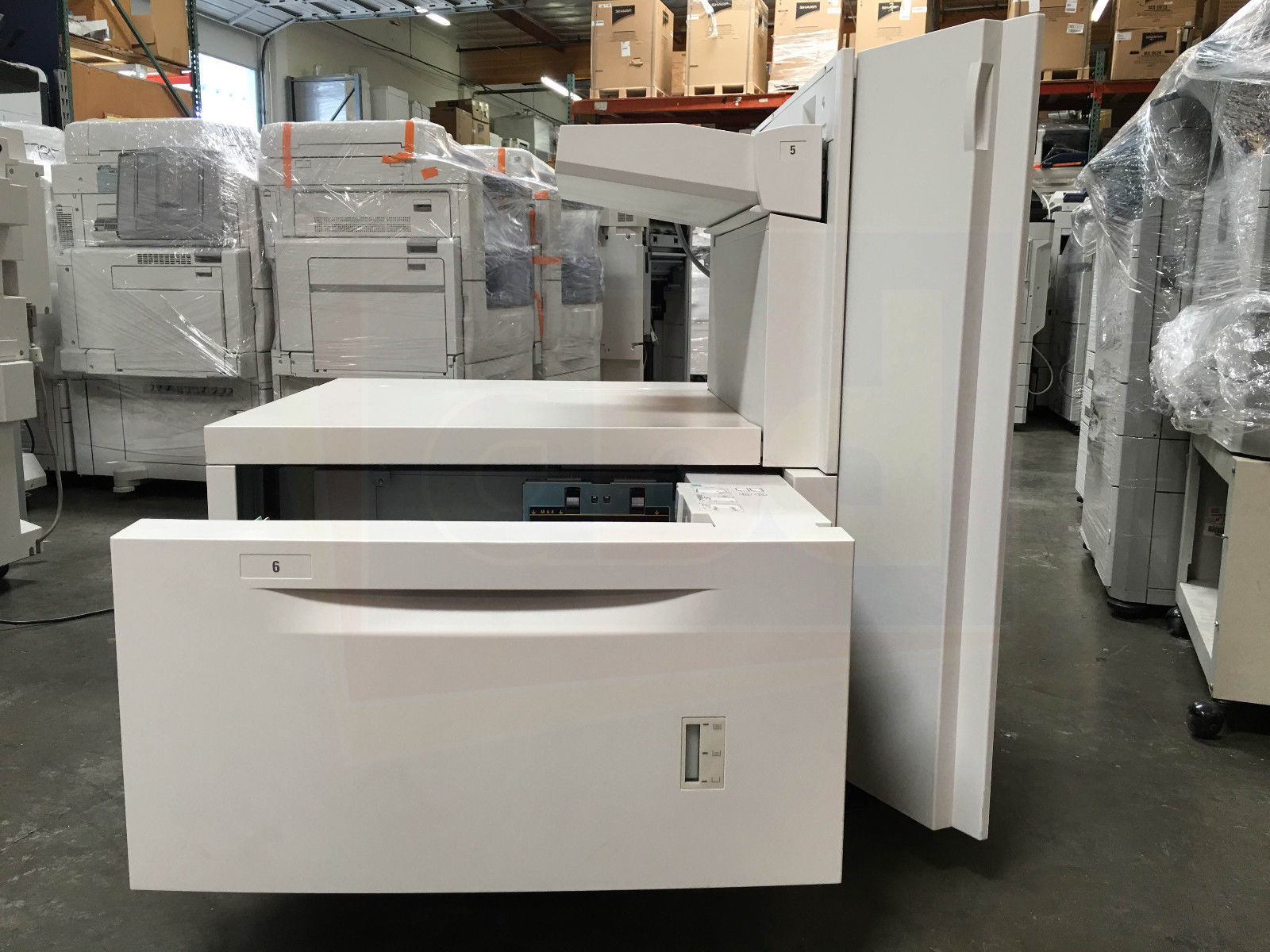 Xerox AKC 2,000 Sheets Oversize High Capacity Feeder Single Tray - Image 3